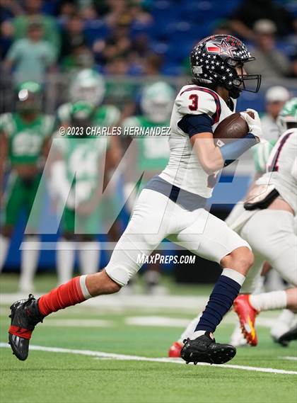 Thumbnail 2 in Cuero vs. Wimberley (UIL 4A Division II Semifinal) photogallery.
