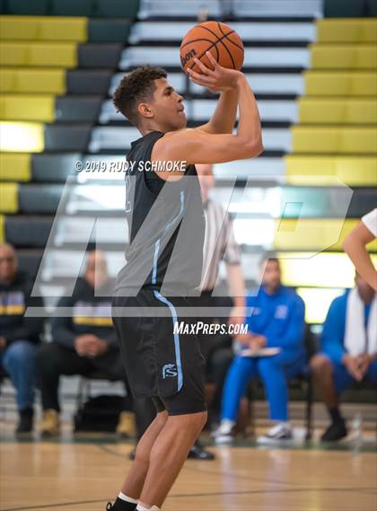 Thumbnail 3 in Gahr vs. Saugus photogallery.