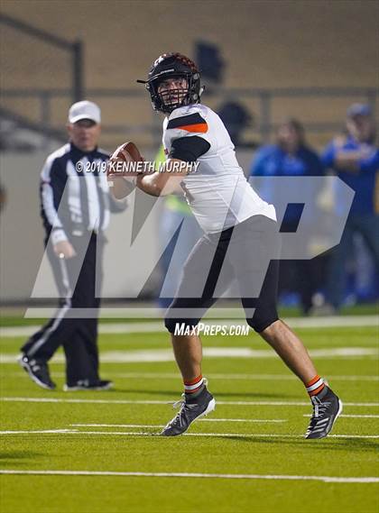 Thumbnail 1 in La Vega vs Springtown (UIL 4A Semifinal Playoff) photogallery.