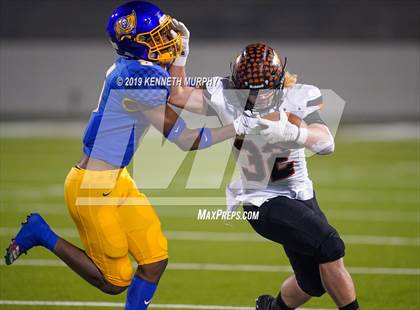 Thumbnail 2 in La Vega vs Springtown (UIL 4A Semifinal Playoff) photogallery.