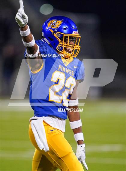 Thumbnail 3 in La Vega vs Springtown (UIL 4A Semifinal Playoff) photogallery.