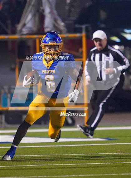 Thumbnail 1 in La Vega vs Springtown (UIL 4A Semifinal Playoff) photogallery.
