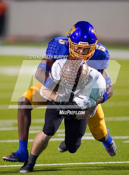 Thumbnail 2 in La Vega vs Springtown (UIL 4A Semifinal Playoff) photogallery.