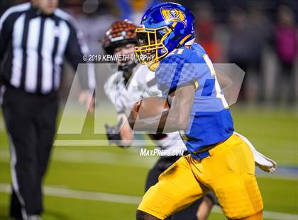 Thumbnail 2 in La Vega vs Springtown (UIL 4A Semifinal Playoff) photogallery.