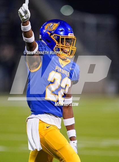 Thumbnail 2 in La Vega vs Springtown (UIL 4A Semifinal Playoff) photogallery.