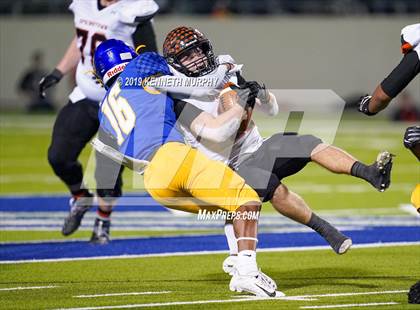 Thumbnail 3 in La Vega vs Springtown (UIL 4A Semifinal Playoff) photogallery.