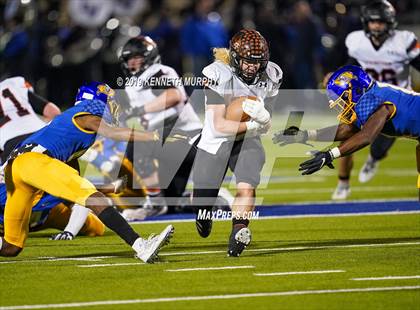 Thumbnail 2 in La Vega vs Springtown (UIL 4A Semifinal Playoff) photogallery.