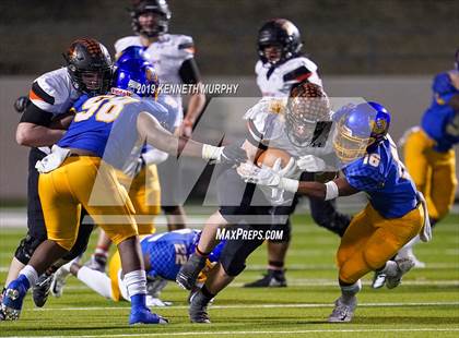 Thumbnail 1 in La Vega vs Springtown (UIL 4A Semifinal Playoff) photogallery.