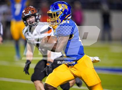 Thumbnail 1 in La Vega vs Springtown (UIL 4A Semifinal Playoff) photogallery.