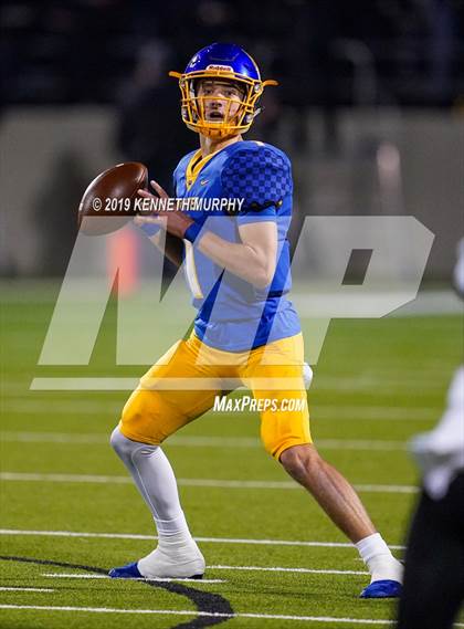 Thumbnail 3 in La Vega vs Springtown (UIL 4A Semifinal Playoff) photogallery.