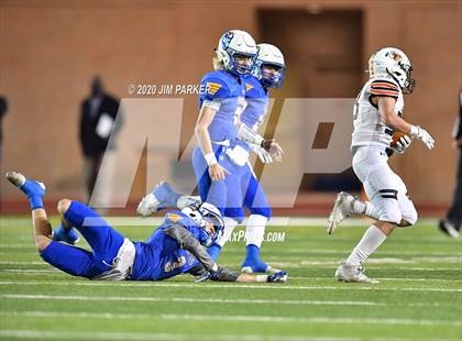 Thumbnail 1 in Lago Vista vs. Llano (UIL 3A D1 Quarterfinal) photogallery.