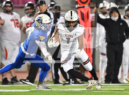 Thumbnail 2 in Lago Vista vs. Llano (UIL 3A D1 Quarterfinal) photogallery.