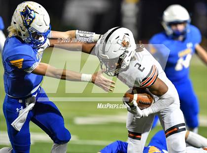 Thumbnail 3 in Lago Vista vs. Llano (UIL 3A D1 Quarterfinal) photogallery.