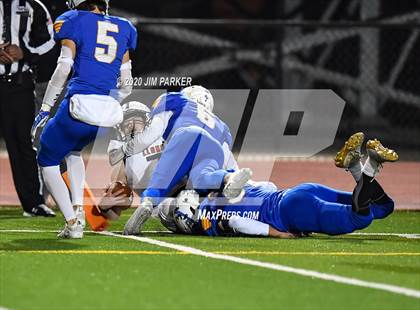 Thumbnail 3 in Lago Vista vs. Llano (UIL 3A D1 Quarterfinal) photogallery.