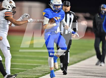 Thumbnail 2 in Lago Vista vs. Llano (UIL 3A D1 Quarterfinal) photogallery.