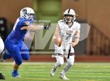 Thumbnail 2 in Lago Vista vs. Llano (UIL 3A D1 Quarterfinal) photogallery.