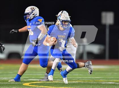 Thumbnail 3 in Lago Vista vs. Llano (UIL 3A D1 Quarterfinal) photogallery.