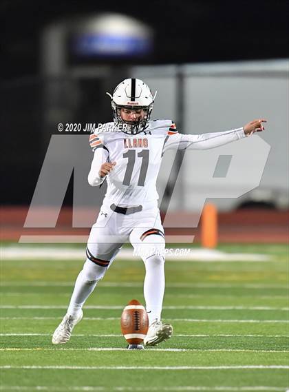 Thumbnail 3 in Lago Vista vs. Llano (UIL 3A D1 Quarterfinal) photogallery.