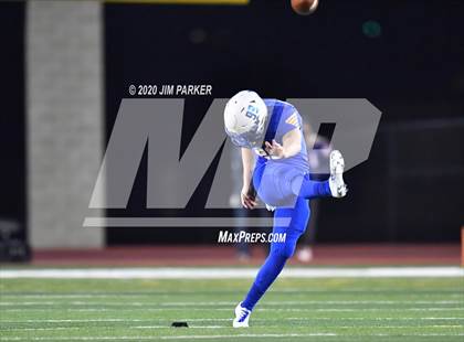 Thumbnail 3 in Lago Vista vs. Llano (UIL 3A D1 Quarterfinal) photogallery.