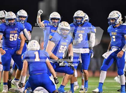 Thumbnail 2 in Lago Vista vs. Llano (UIL 3A D1 Quarterfinal) photogallery.