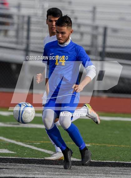 Thumbnail 1 in Mountain View vs Casa Grande (Coyote Classic Tournament) photogallery.