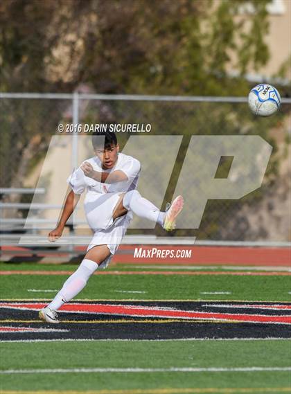 Thumbnail 2 in Mountain View vs Casa Grande (Coyote Classic Tournament) photogallery.