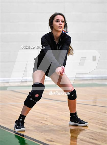 Thumbnail 3 in Round Top-Carmine vs. D'Hanis (UIL 1A Region 4 Semifinal Playoff) photogallery.
