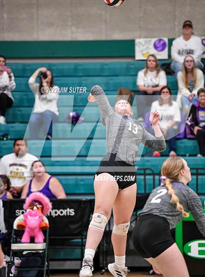 Thumbnail 1 in Round Top-Carmine vs. D'Hanis (UIL 1A Region 4 Semifinal Playoff) photogallery.