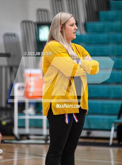 Thumbnail 2 in Round Top-Carmine vs. D'Hanis (UIL 1A Region 4 Semifinal Playoff) photogallery.