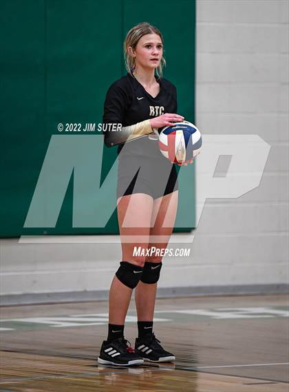 Thumbnail 1 in Round Top-Carmine vs. D'Hanis (UIL 1A Region 4 Semifinal Playoff) photogallery.