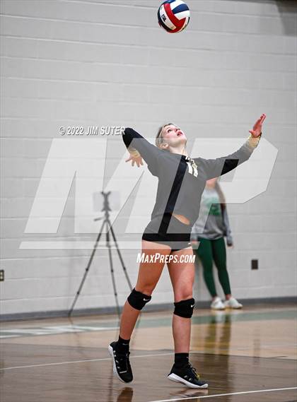 Thumbnail 2 in Round Top-Carmine vs. D'Hanis (UIL 1A Region 4 Semifinal Playoff) photogallery.