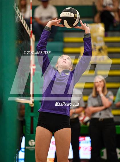 Thumbnail 3 in Round Top-Carmine vs. D'Hanis (UIL 1A Region 4 Semifinal Playoff) photogallery.