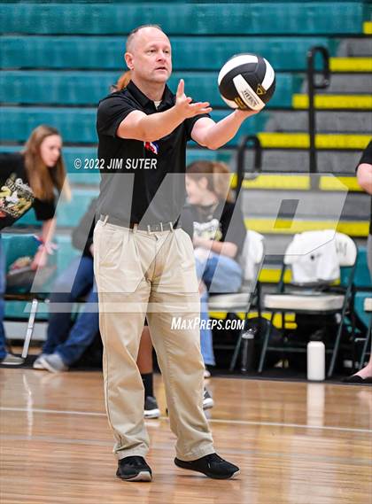 Thumbnail 1 in Round Top-Carmine vs. D'Hanis (UIL 1A Region 4 Semifinal Playoff) photogallery.