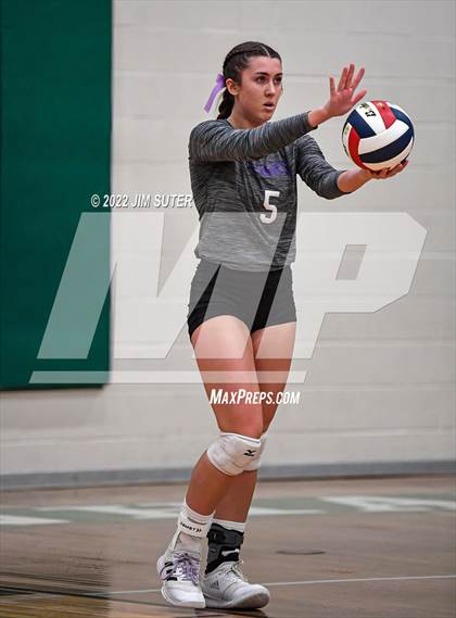 Thumbnail 3 in Round Top-Carmine vs. D'Hanis (UIL 1A Region 4 Semifinal Playoff) photogallery.