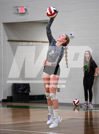 Thumbnail 3 in Round Top-Carmine vs. D'Hanis (UIL 1A Region 4 Semifinal Playoff) photogallery.