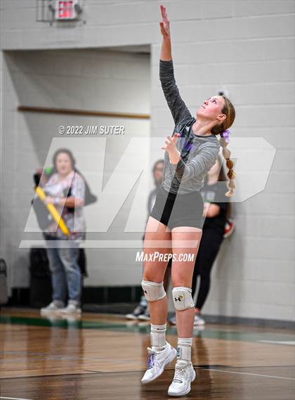 Thumbnail 1 in Round Top-Carmine vs. D'Hanis (UIL 1A Region 4 Semifinal Playoff) photogallery.