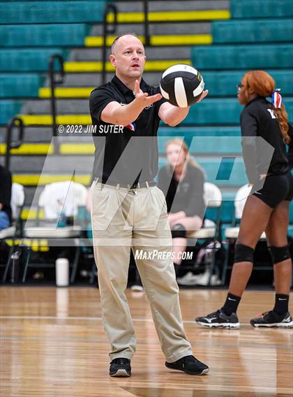 Thumbnail 3 in Round Top-Carmine vs. D'Hanis (UIL 1A Region 4 Semifinal Playoff) photogallery.