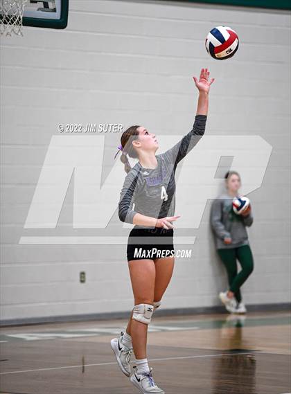 Thumbnail 2 in Round Top-Carmine vs. D'Hanis (UIL 1A Region 4 Semifinal Playoff) photogallery.