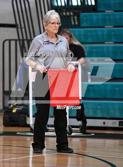 Thumbnail 2 in Round Top-Carmine vs. D'Hanis (UIL 1A Region 4 Semifinal Playoff) photogallery.