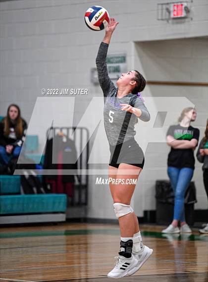 Thumbnail 2 in Round Top-Carmine vs. D'Hanis (UIL 1A Region 4 Semifinal Playoff) photogallery.