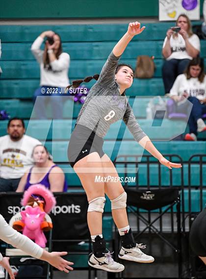 Thumbnail 3 in Round Top-Carmine vs. D'Hanis (UIL 1A Region 4 Semifinal Playoff) photogallery.