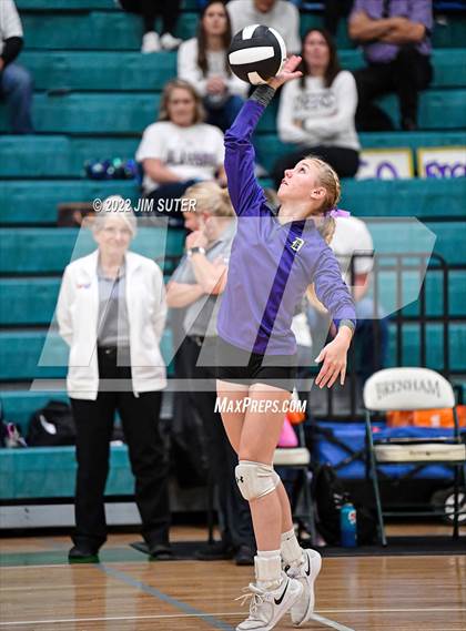 Thumbnail 1 in Round Top-Carmine vs. D'Hanis (UIL 1A Region 4 Semifinal Playoff) photogallery.