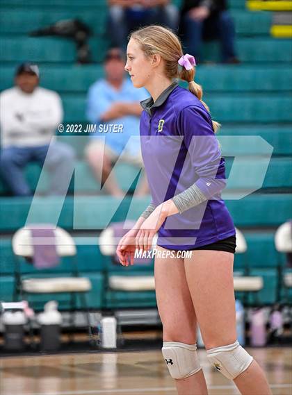 Thumbnail 1 in Round Top-Carmine vs. D'Hanis (UIL 1A Region 4 Semifinal Playoff) photogallery.