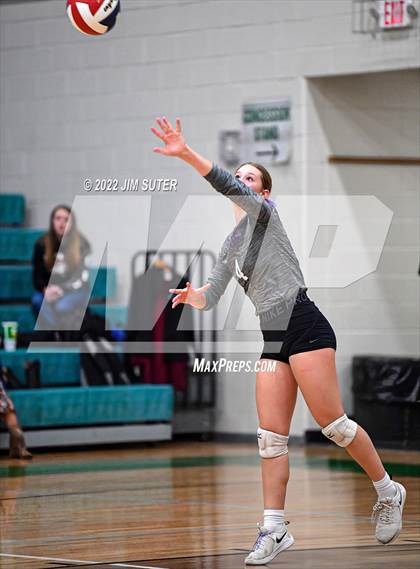Thumbnail 1 in Round Top-Carmine vs. D'Hanis (UIL 1A Region 4 Semifinal Playoff) photogallery.
