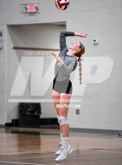 Thumbnail 3 in Round Top-Carmine vs. D'Hanis (UIL 1A Region 4 Semifinal Playoff) photogallery.