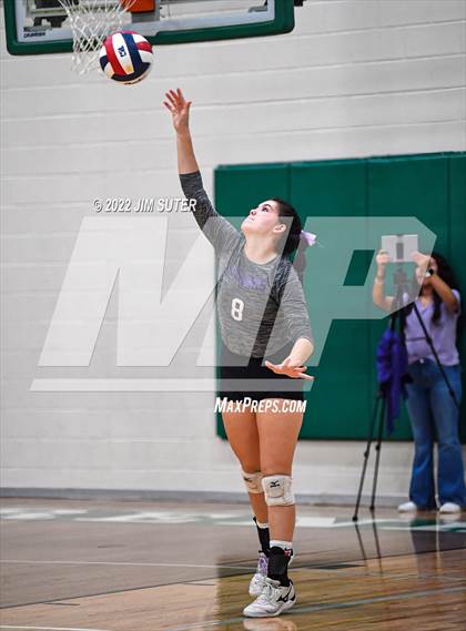 Thumbnail 1 in Round Top-Carmine vs. D'Hanis (UIL 1A Region 4 Semifinal Playoff) photogallery.