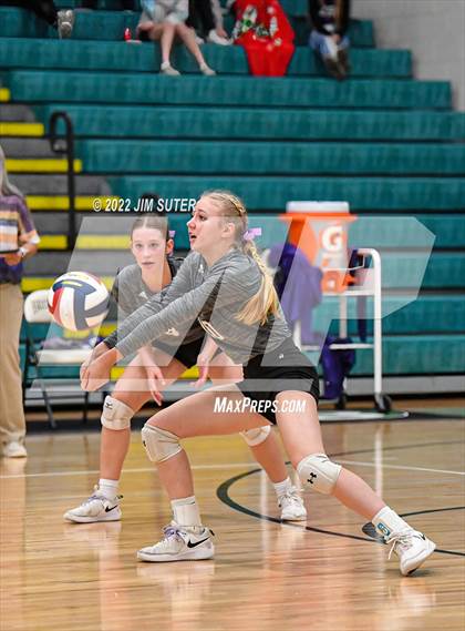 Thumbnail 1 in Round Top-Carmine vs. D'Hanis (UIL 1A Region 4 Semifinal Playoff) photogallery.