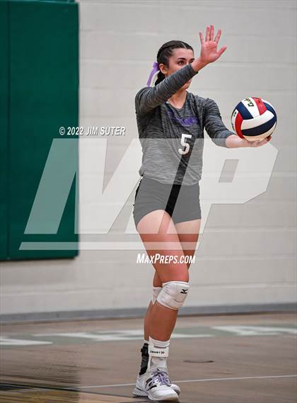 Thumbnail 1 in Round Top-Carmine vs. D'Hanis (UIL 1A Region 4 Semifinal Playoff) photogallery.