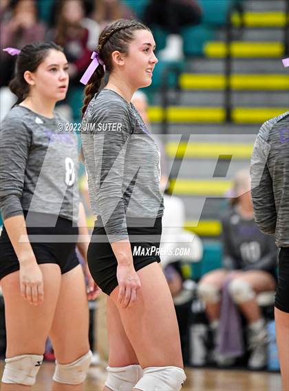 Thumbnail 1 in Round Top-Carmine vs. D'Hanis (UIL 1A Region 4 Semifinal Playoff) photogallery.