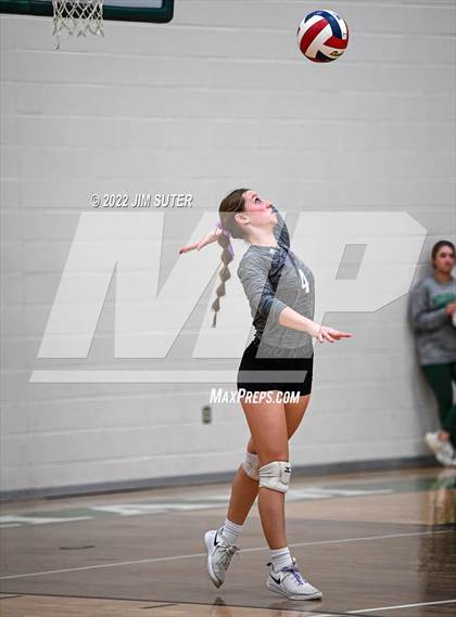 Thumbnail 3 in Round Top-Carmine vs. D'Hanis (UIL 1A Region 4 Semifinal Playoff) photogallery.